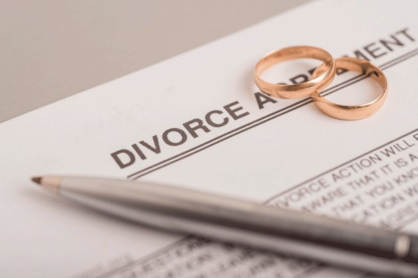 Getting Divorced Without a Lawyer is Risky